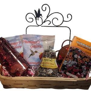 Calling Hummingbird lovers and all bird lovers